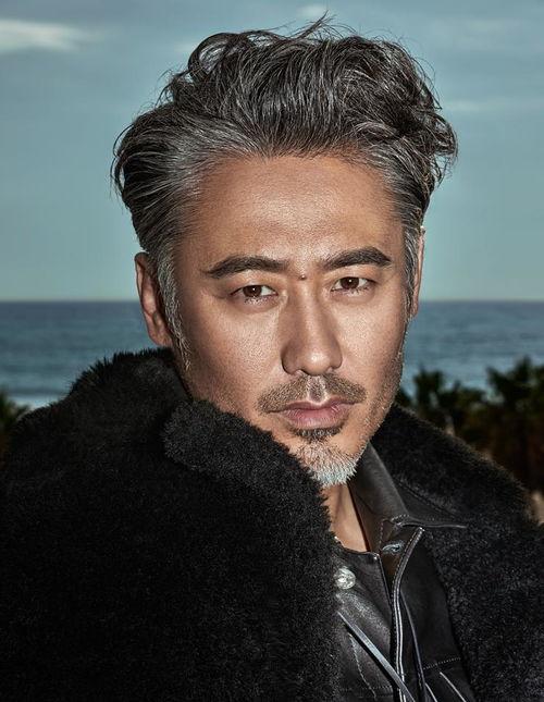 国外扮演坏人男明星,揭秘国外扮演反派角色的魅力男星