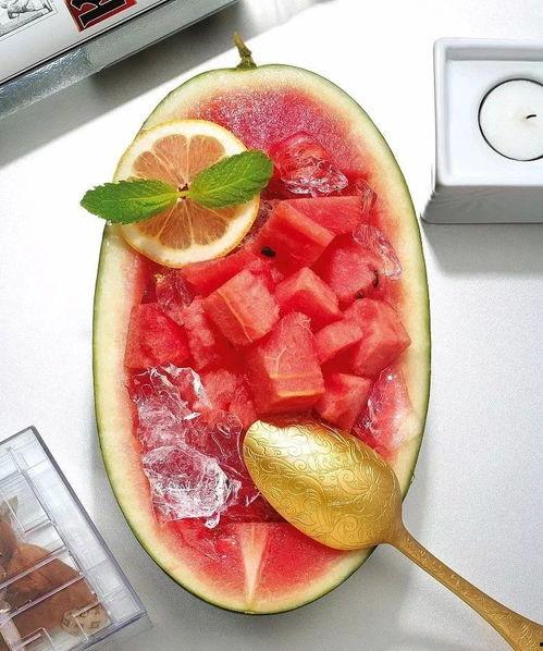 吃瓜襄会呕吐吗,吃瓜引发呕吐现象揭秘