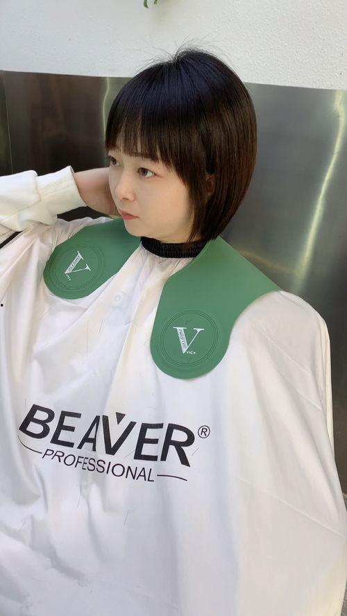 初恋头网红,唤醒青春记忆的时尚潮流