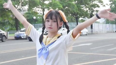 jk妹吃瓜动作,揭秘校园八卦风云