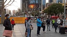 明星街头卖唱海阔天空,明星版海阔天空引共鸣